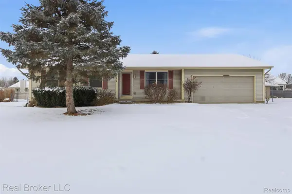 8152 Fox Hollow RD, Goodrich, MI 48438