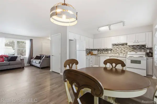 8152 Fox Hollow RD, Goodrich, MI 48438