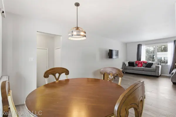 8152 Fox Hollow RD, Goodrich, MI 48438