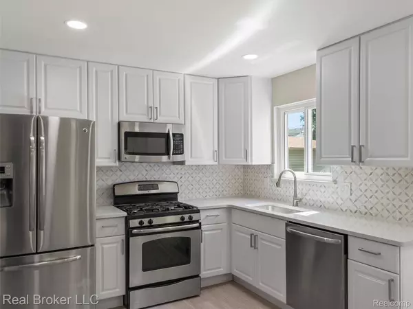 1358 Boyd ST, Troy, MI 48083