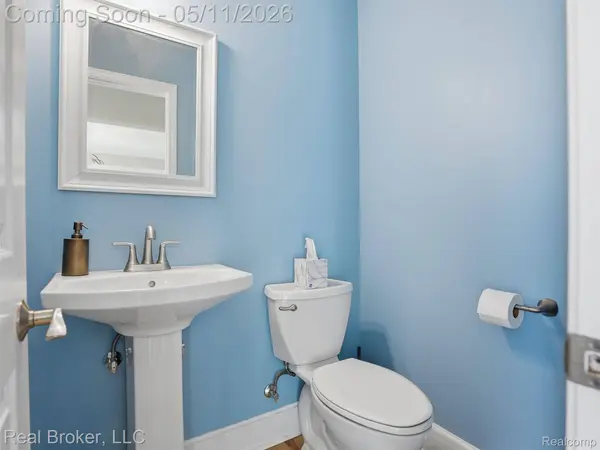 42115 E Edward DR, Clinton Charter Township, MI 48038