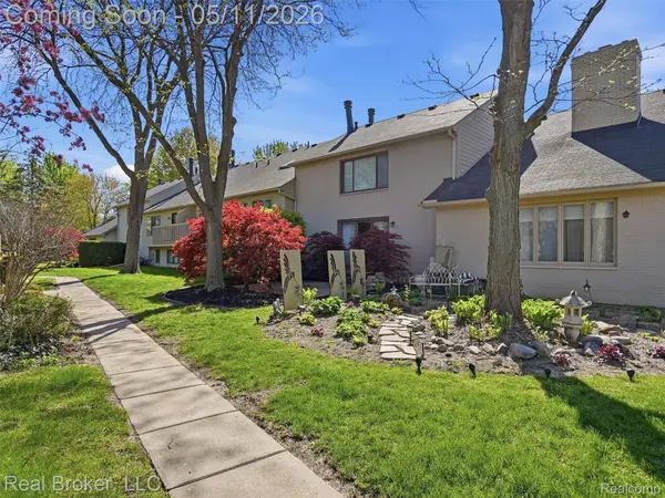 42115 E Edward DR, Clinton Charter Township, MI 48038