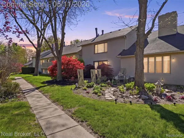 42115 E Edward DR, Clinton Charter Township, MI 48038