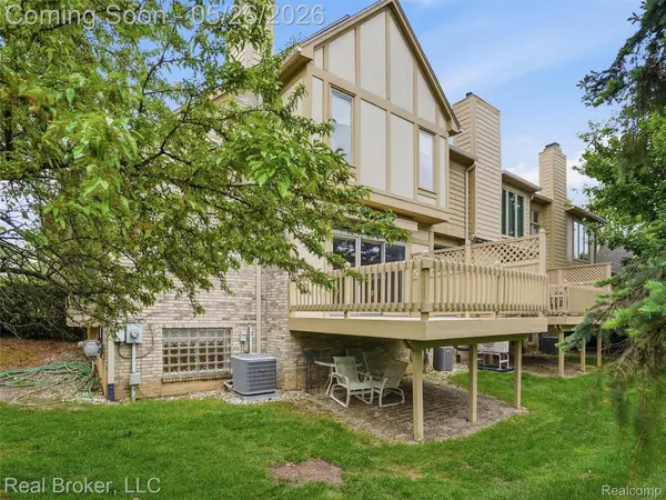 2710 Maitland DR, Ann Arbor, MI 48105