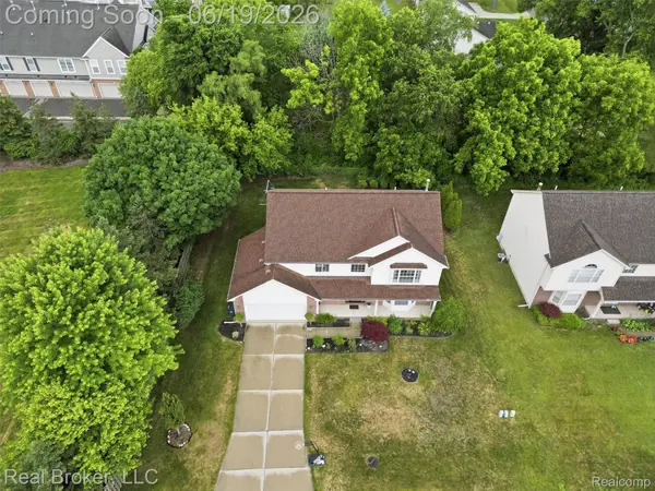 6729 Eckerman DR, Troy, MI 48085