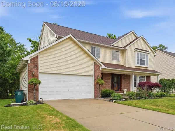6729 Eckerman DR, Troy, MI 48085