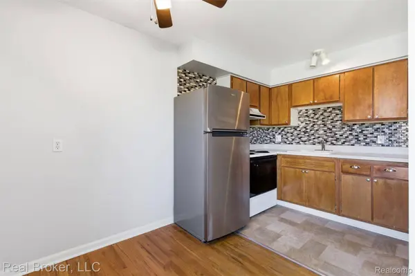 4840 Briarwood AVE ##C2, Royal Oak, MI 48073