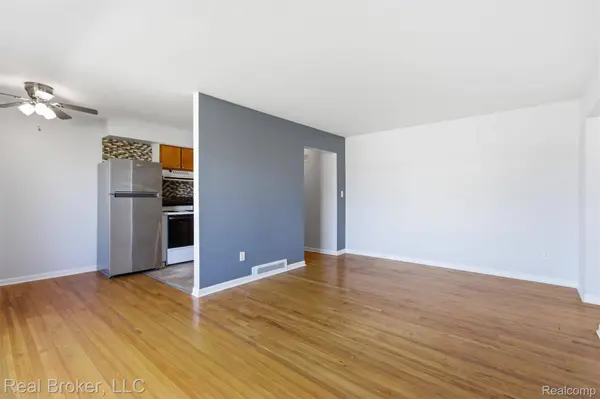 4840 Briarwood AVE ##C2, Royal Oak, MI 48073