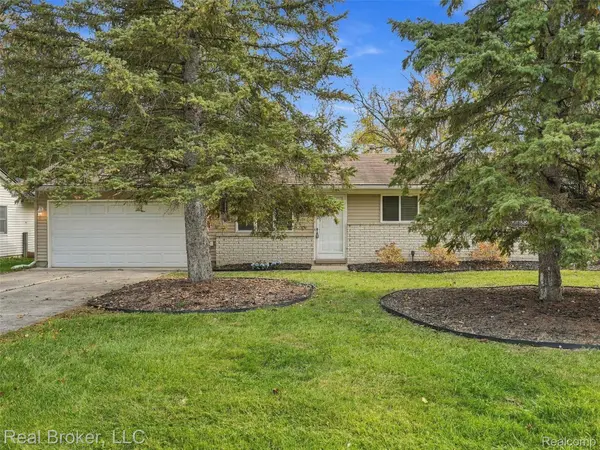 1708 Eastport DR, Troy, MI 48083