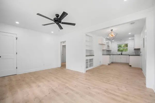 1343 S Lakeland Dr, North Charleston, SC 29406