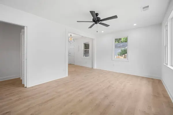 1343 S Lakeland Dr, North Charleston, SC 29406