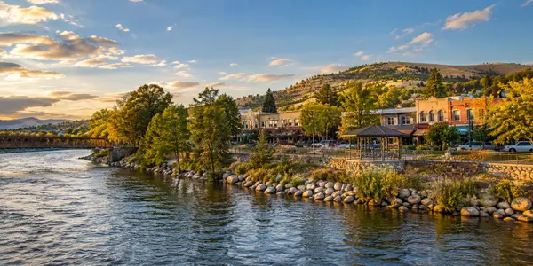 Downtown Eagle Idaho riverfront lifestyle and scenic community living
