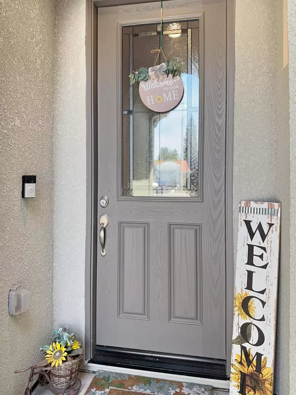 3042 S Meadowbrook Street, Visalia, CA 93292