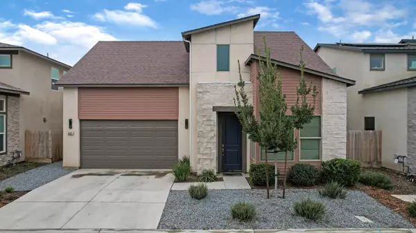 4521 S Ernest Street, Visalia, CA 93277