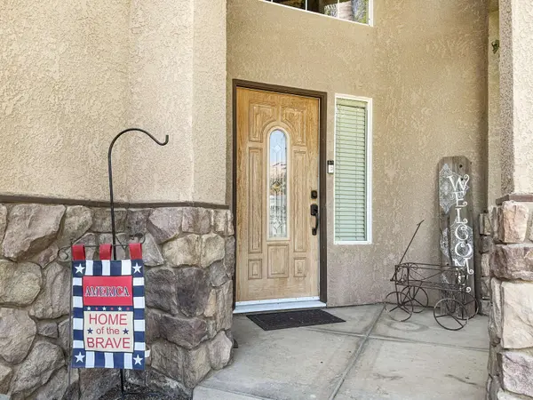 2221 S Conyer Court, Visalia, CA 93277