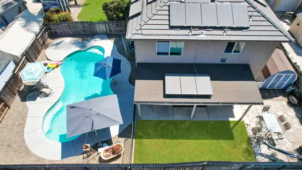 2221 S Conyer Court, Visalia, CA 93277