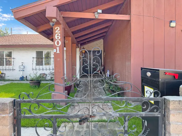 2601 W Country Avenue, Visalia, CA 93277