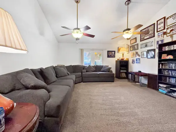 2601 W Country Avenue, Visalia, CA 93277