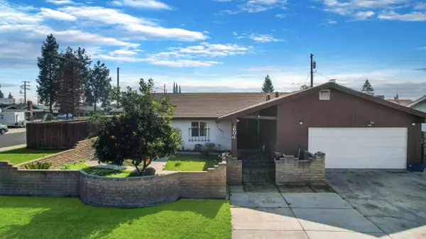 2601 W Country Avenue, Visalia, CA 93277