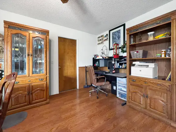 2601 W Country Avenue, Visalia, CA 93277