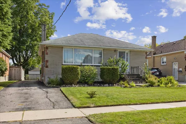 89 Pontiac AVE, Oshawa, ON L1G 3M1