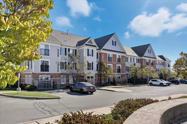 106 Aspen Springs DR #308, Clarington, ON L1C 5N7