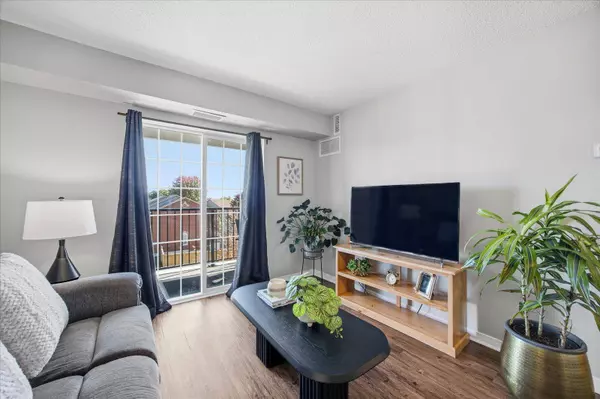 106 Aspen Springs DR #308, Clarington, ON L1C 5N7