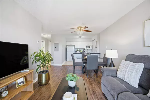 106 Aspen Springs DR #308, Clarington, ON L1C 5N7