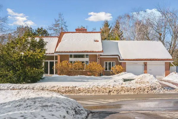 1449 Champlain DR, Peterborough, ON K9L 1N3