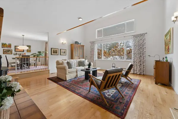 1449 Champlain DR, Peterborough, ON K9L 1N3