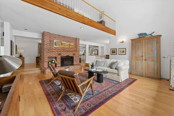 1449 Champlain DR, Peterborough, ON K9L 1N3