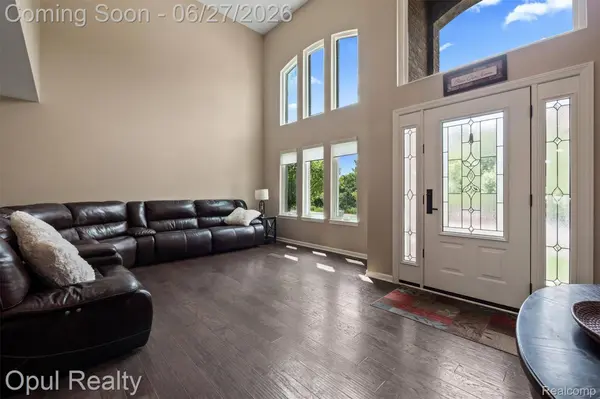 24520 Westchester DR, Lyon Charter Township, MI 48178