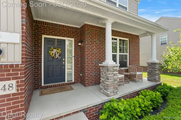 2448 Solace DR, Commerce Charter Township, MI 48382