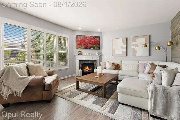 2448 Solace DR, Commerce Charter Township, MI 48382