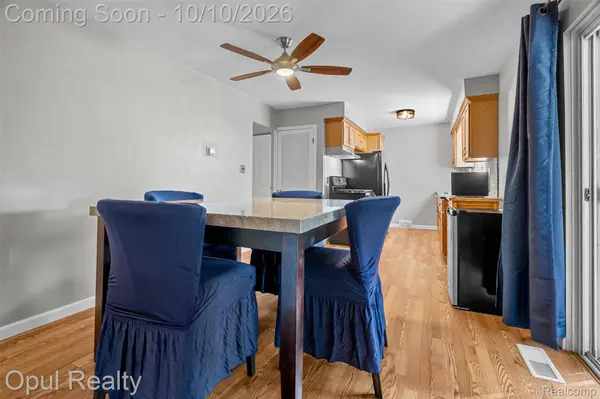 23949 Meadowbrook RD, Novi, MI 48375