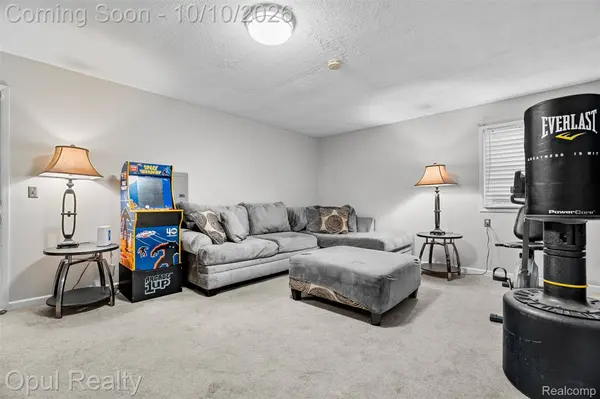 23949 Meadowbrook RD, Novi, MI 48375