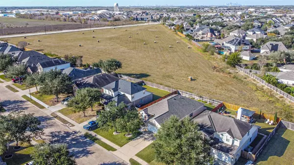 3411 Highland Point LN, Pearland, TX 77581