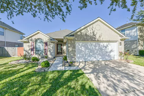 3411 Highland Point LN, Pearland, TX 77581