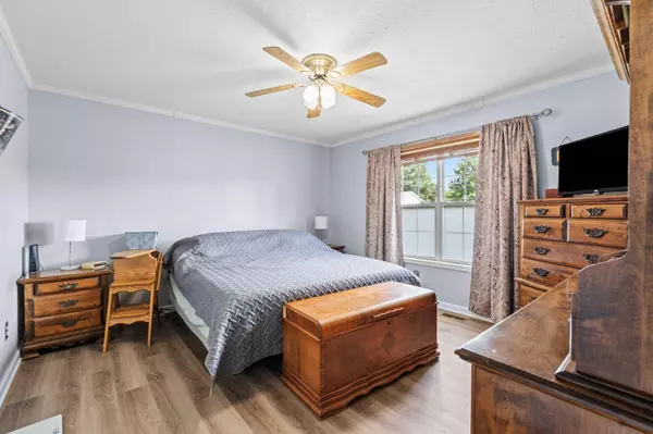 52 Meadow Lane, Hustonville, KY 40437