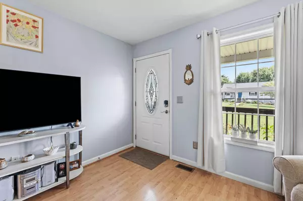 52 Meadow Lane, Hustonville, KY 40437