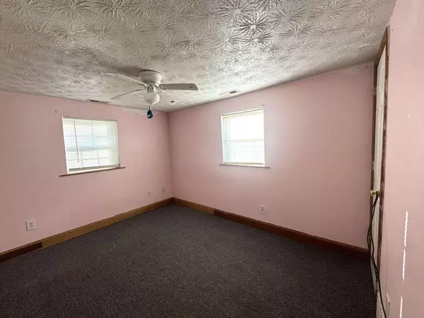 2078 New Dixville Road, Harrodsburg, KY 40330