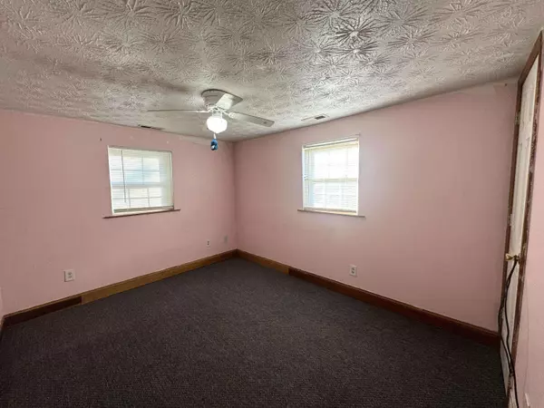 2078 New Dixville Road, Harrodsburg, KY 40330