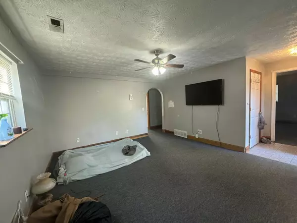 2078 New Dixville Road, Harrodsburg, KY 40330