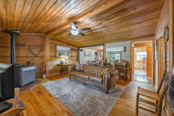 907 Brown Gabbard Road, Booneville, KY 41314