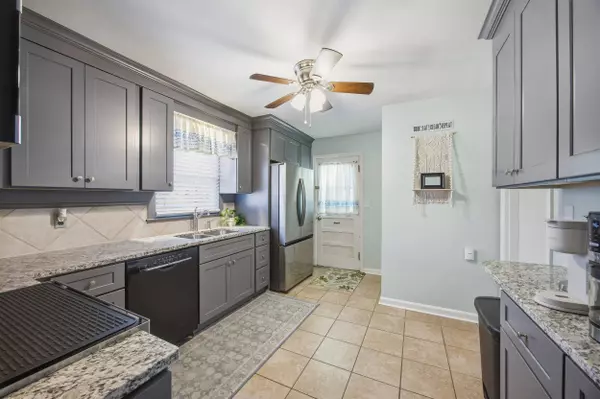 385 Main Street, Salvisa, KY 40372