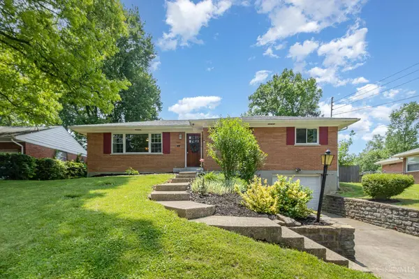 1085 Newcastle Dr, Springfield Twp., OH 45231