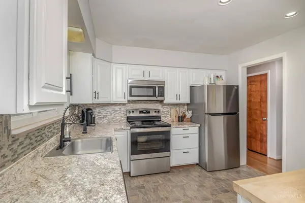 1085 Newcastle Dr, Springfield Twp., OH 45231