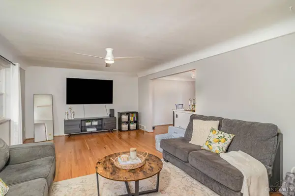 1085 Newcastle Dr, Springfield Twp., OH 45231