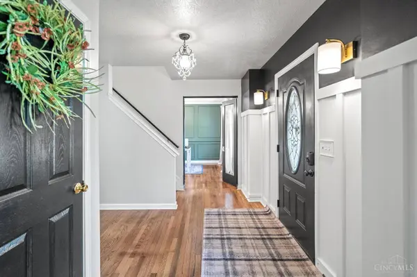 3472 Winter Holly Dr, Amelia, OH 45102