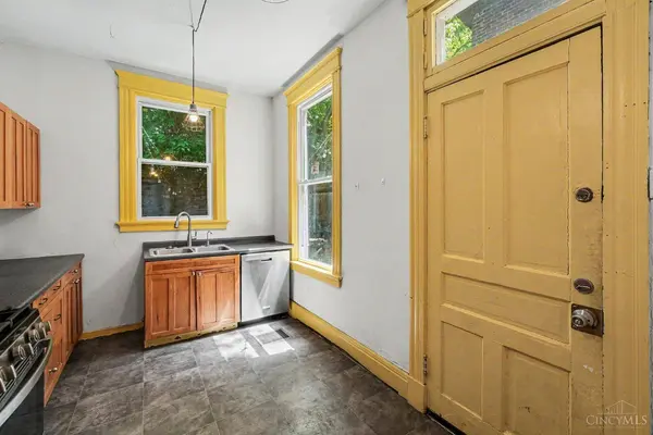 2200 W Clifton Ave, Cincinnati, OH 45219